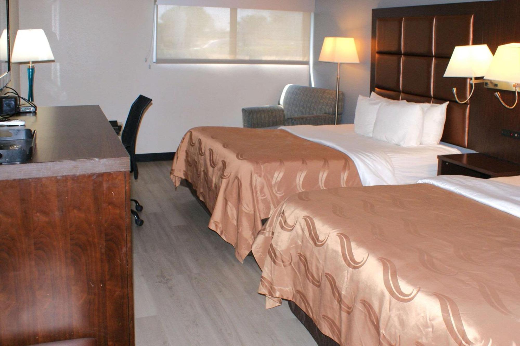 Quality Inn Куквілл Екстер'єр фото