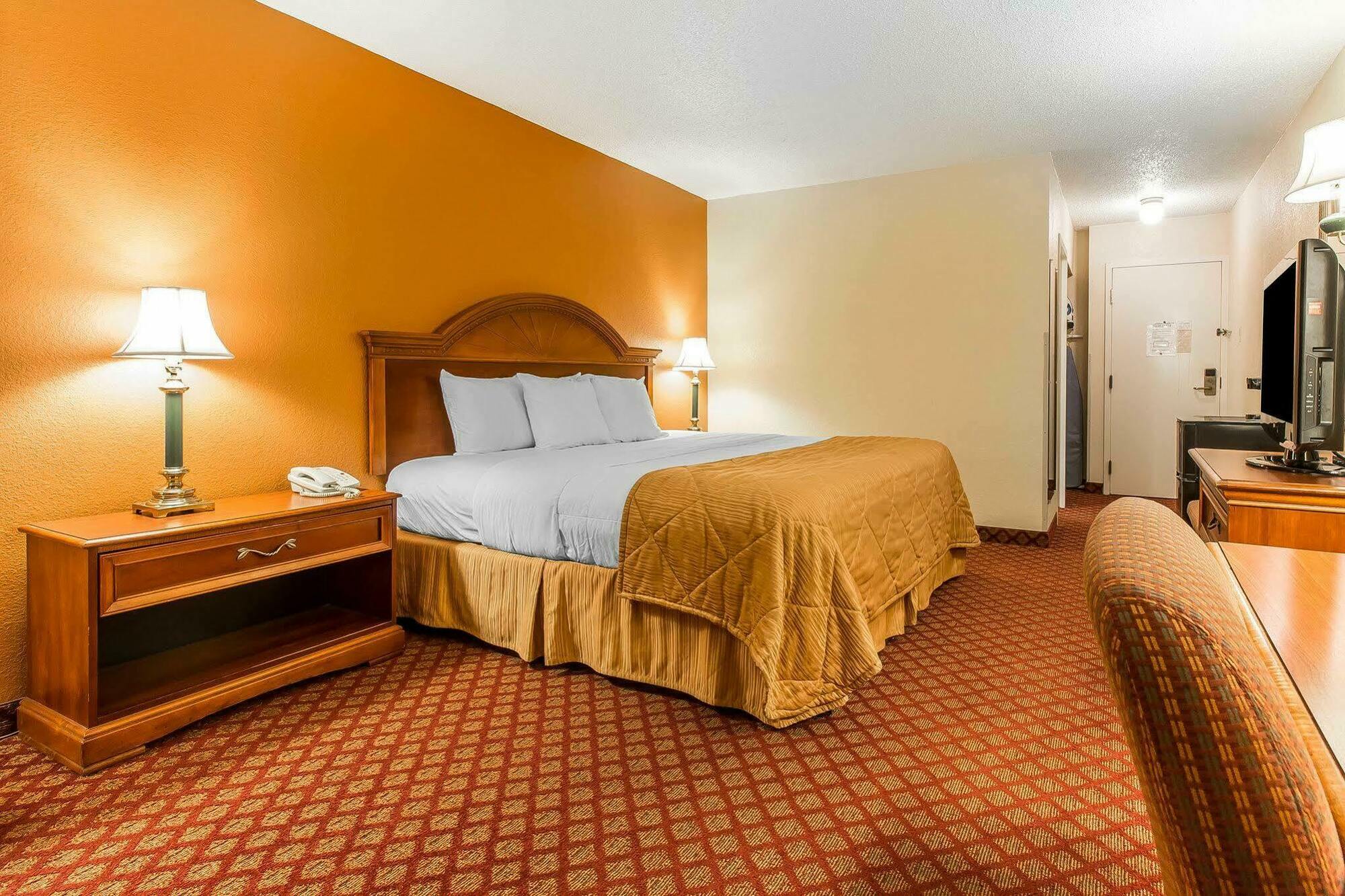 Quality Inn Куквілл Екстер'єр фото
